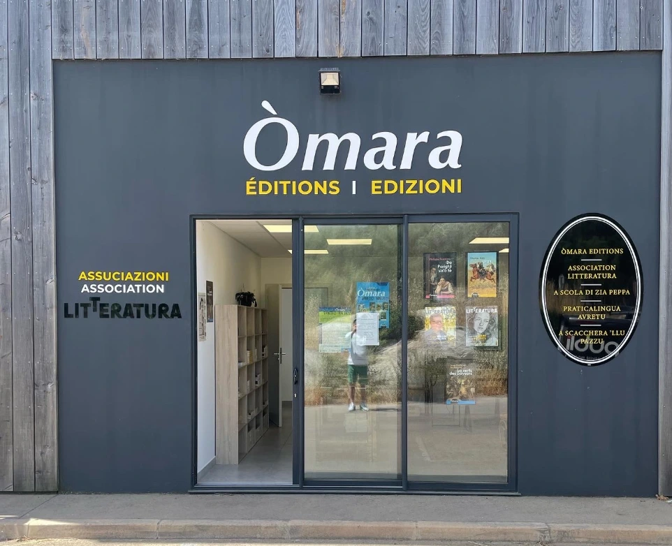 enseignes_publi2b_corse